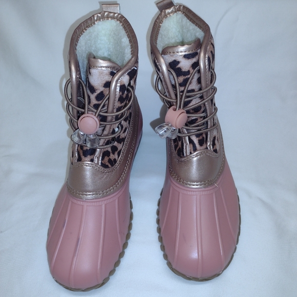 Olivia Miller Girl Blush Leopard winter boot Size